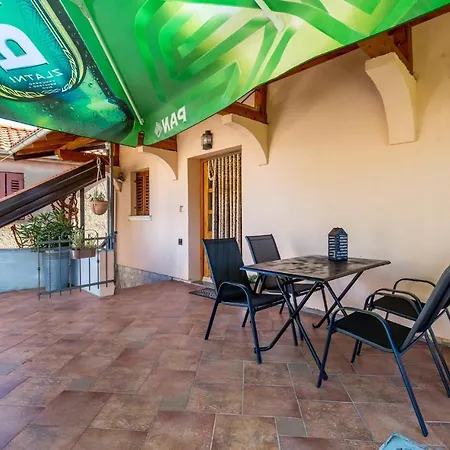 Gorgeous Home In Vele Mune *