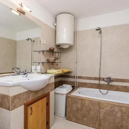 Gorgeous Home In Vele Mune * Vele Mune
