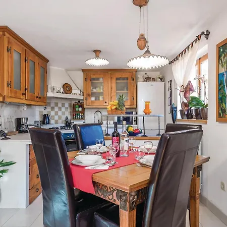 Lovely In With Kitchen Сasa de vacaciones