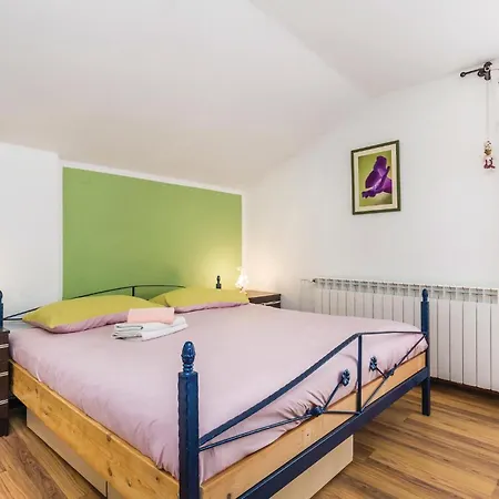 Gorgeous Home In Vele Mune بيت للعطل